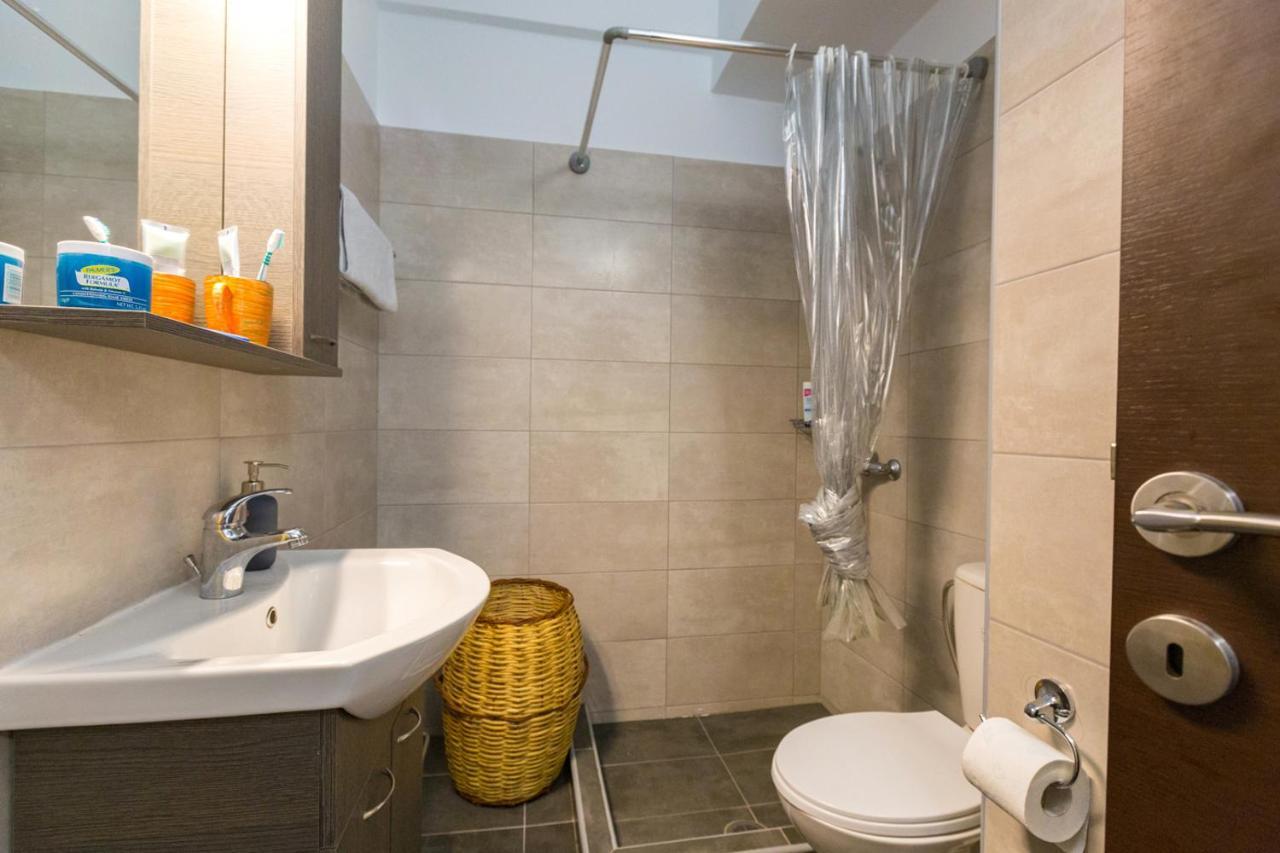Apartment At Metaxourgio 1 Bed 2 Pers 雅典 外观 照片